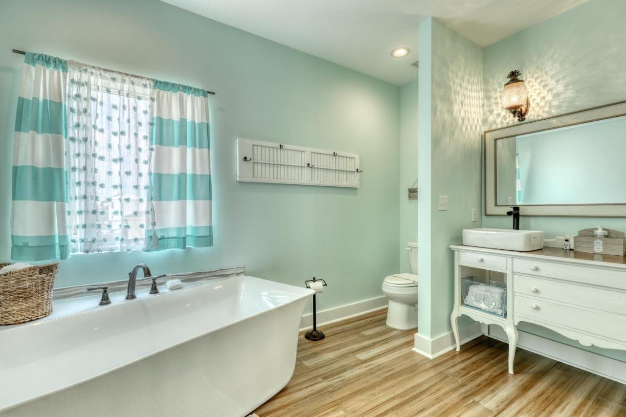 Salty Seahorse - Waterfront! Pet Friendly! Game Room, Pool Table, Beautiful Views - Room For The Whole Family Home Dauphin Island Kültér fotó